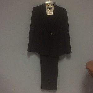 KASPER business suit. 8P. GUC